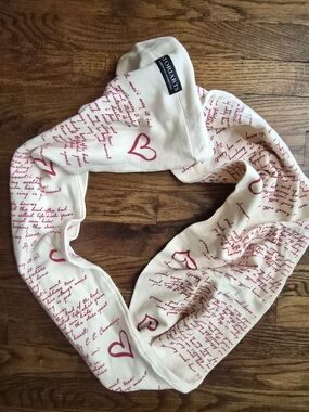 Storiarts Infinity Scarf E.E. Cummings Poem Heart Print